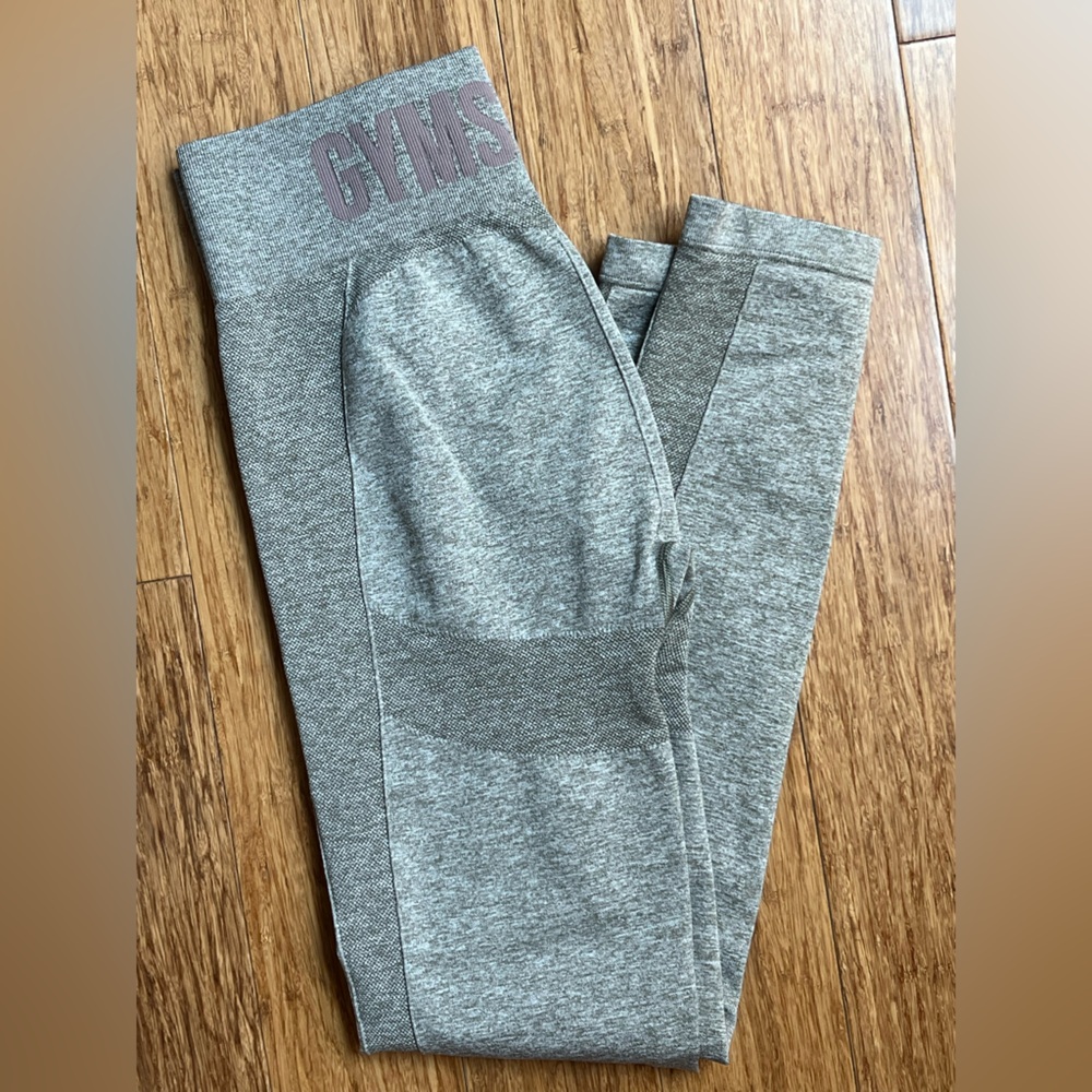Gymshark leggings Gray and pink size small
